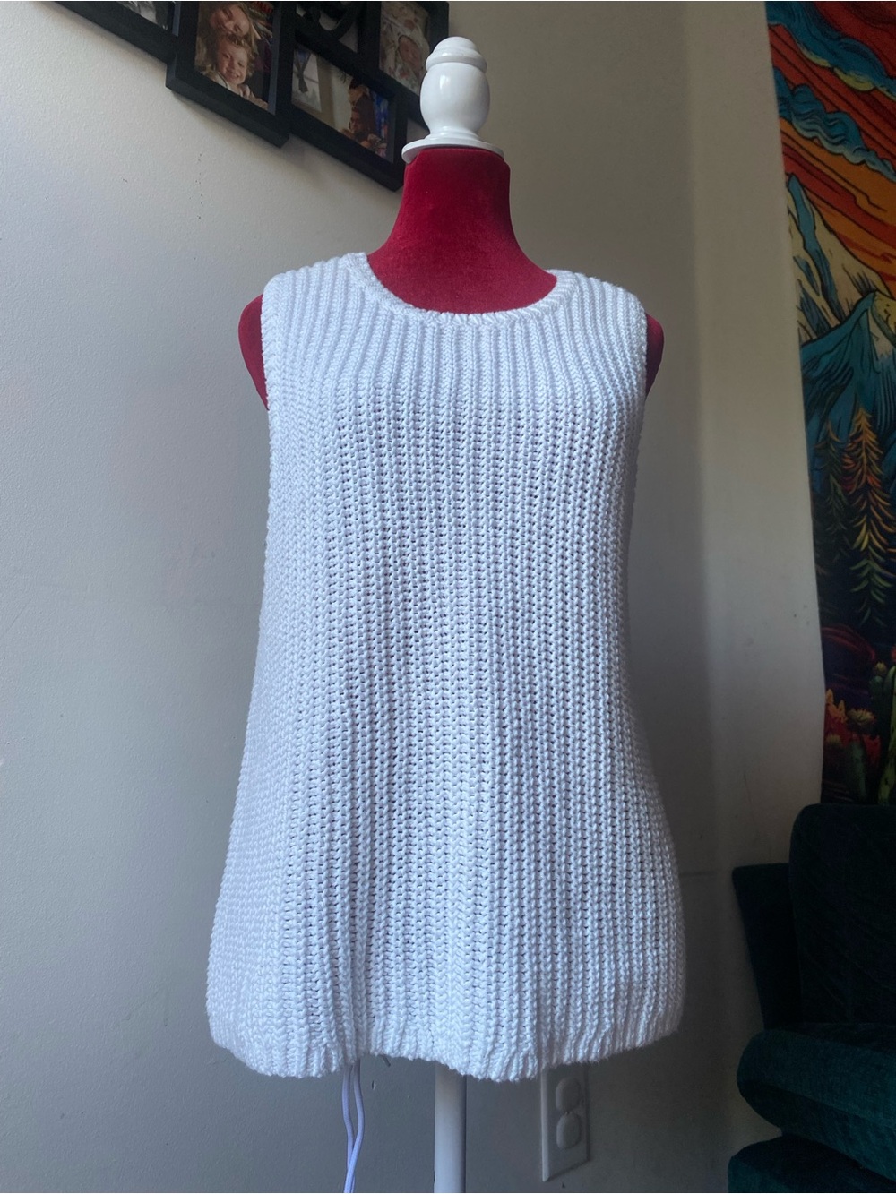 Old Navy White Knit Sleeveless Tank Top